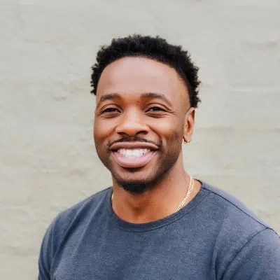 Damola headshot